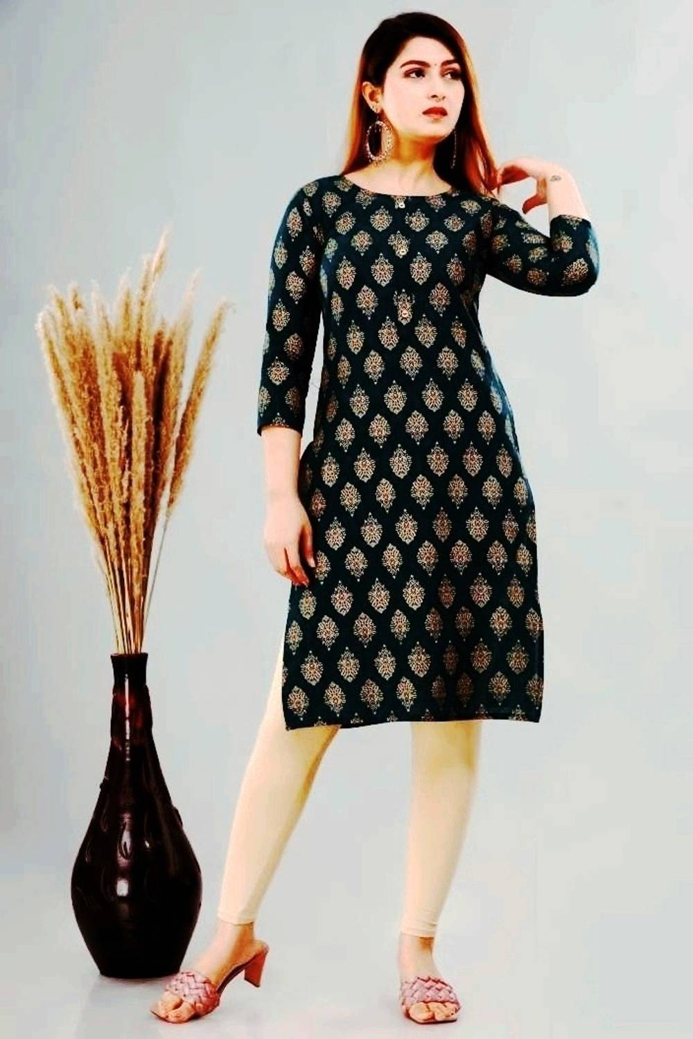 Gundia Fashion Women Printed Viscose Rayon A-line Kurta (Black)
