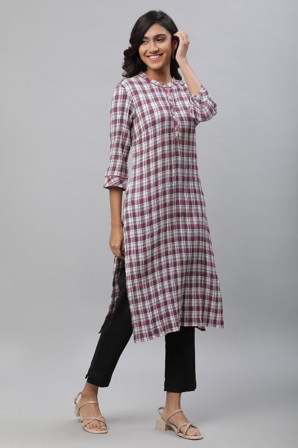 Image of Aurelia Women Checkered Straight Kurta