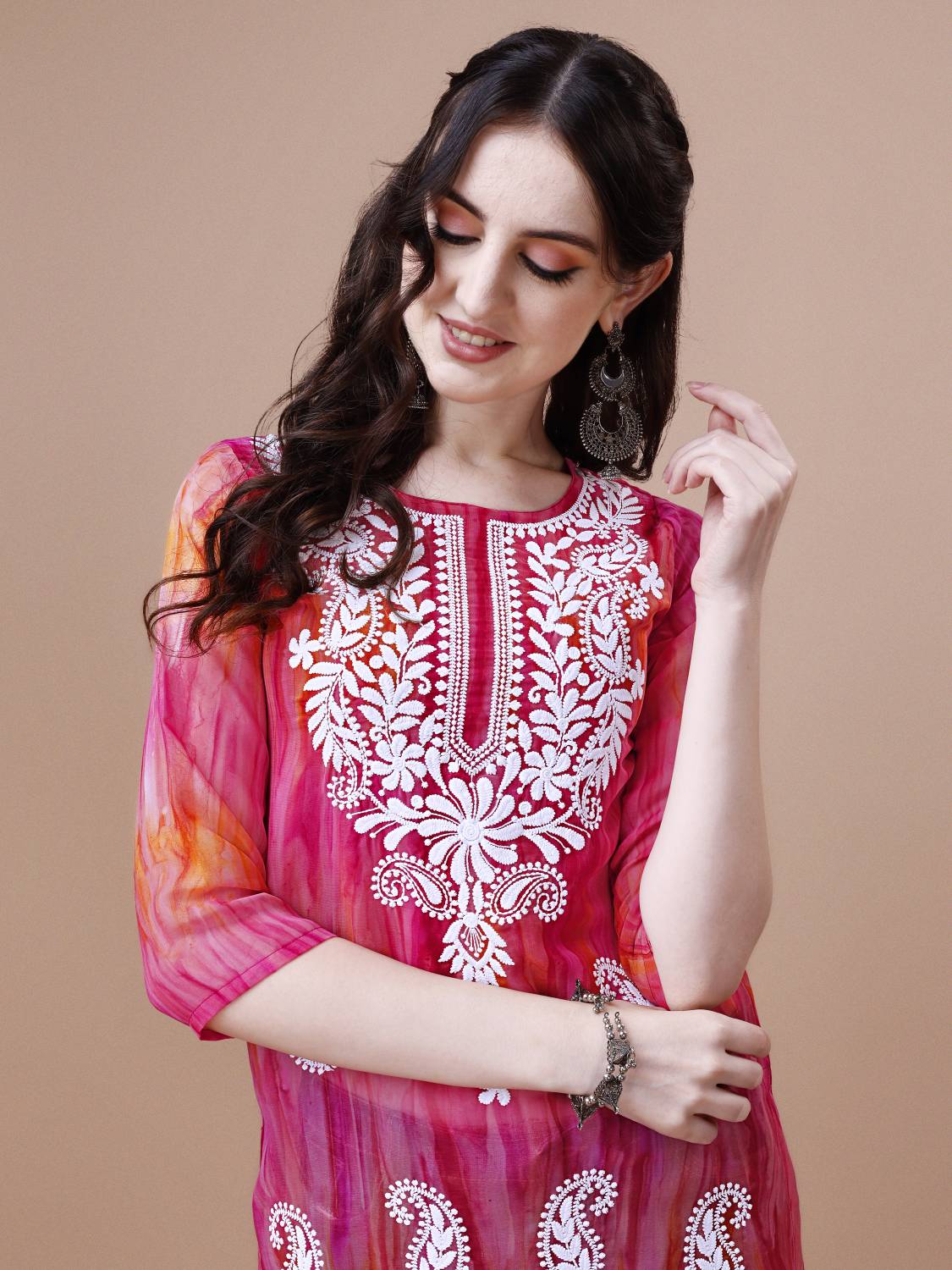 Youthnic Women Embroidered Georgette Straight Kurta (Pink)