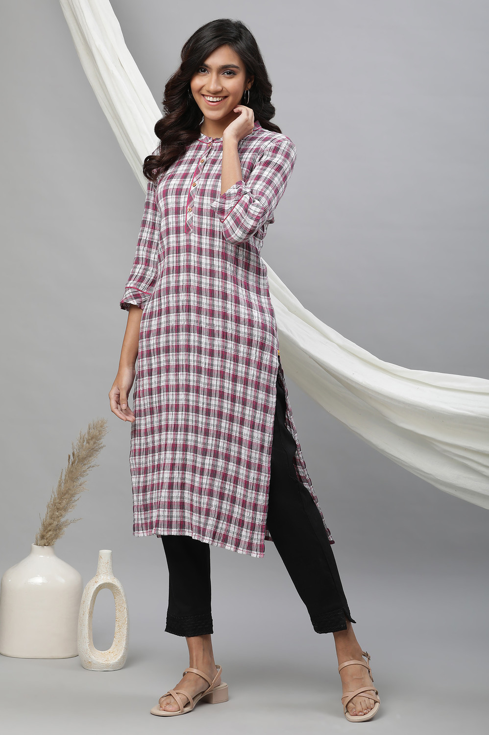 Image of Aurelia Women Checkered Straight Kurta