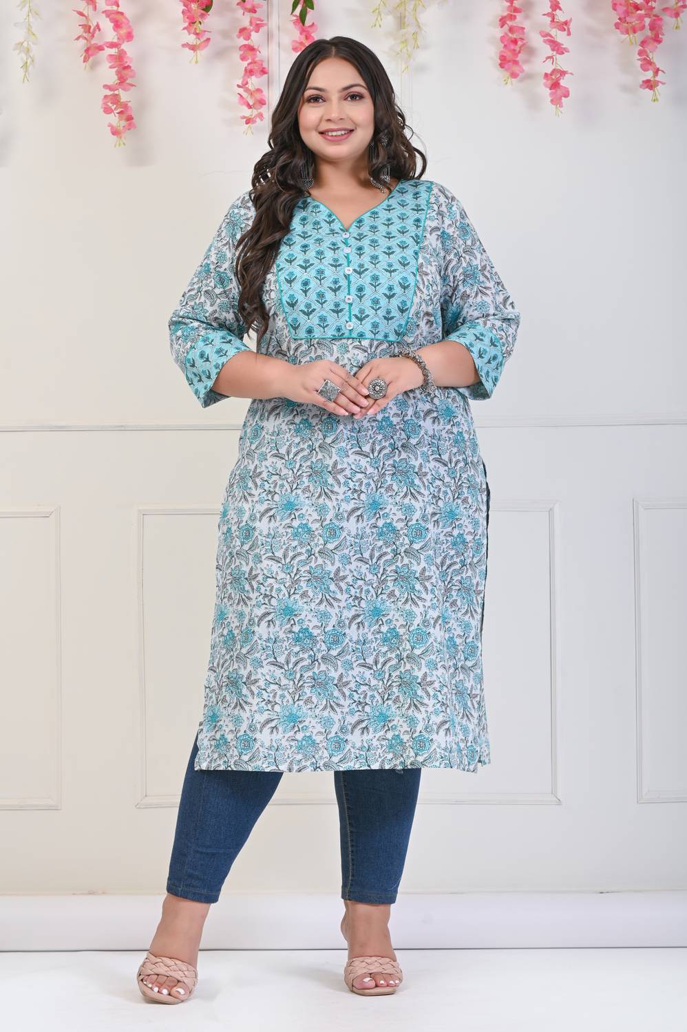 Swasti Women Printed, Floral Print Pure Cotton Straight Kurta (Wh