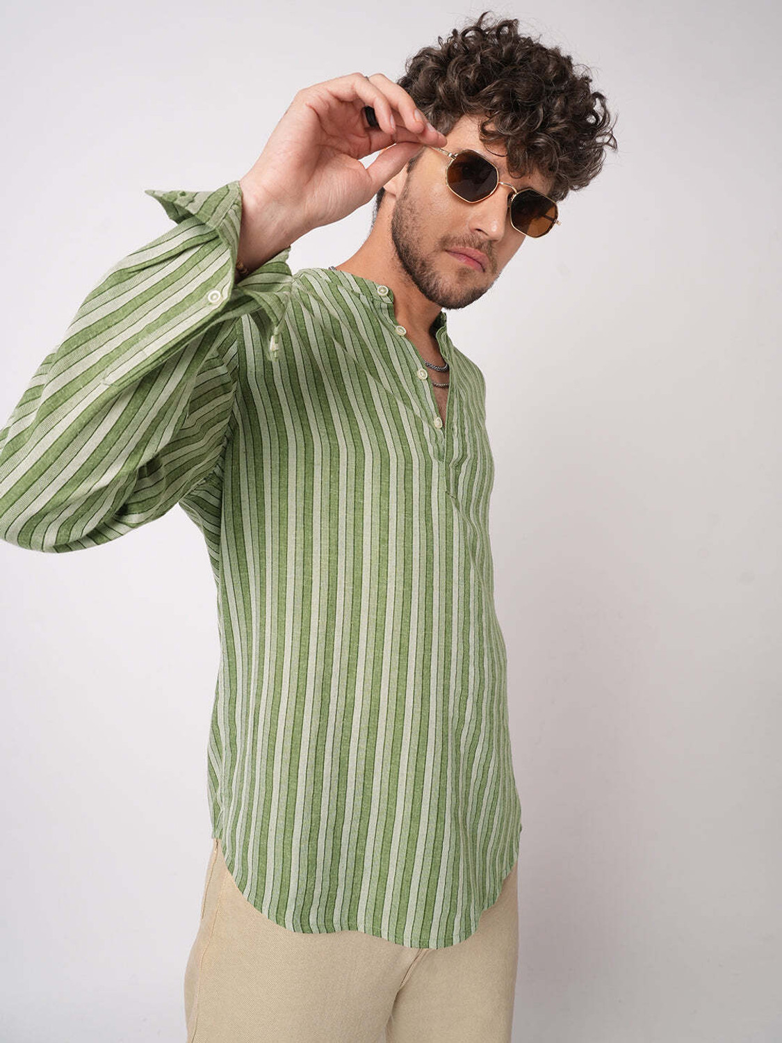 Image of VASTRADO Striped Pure Cotton Straight Kurta for Men With Attached Dupatta (Green)