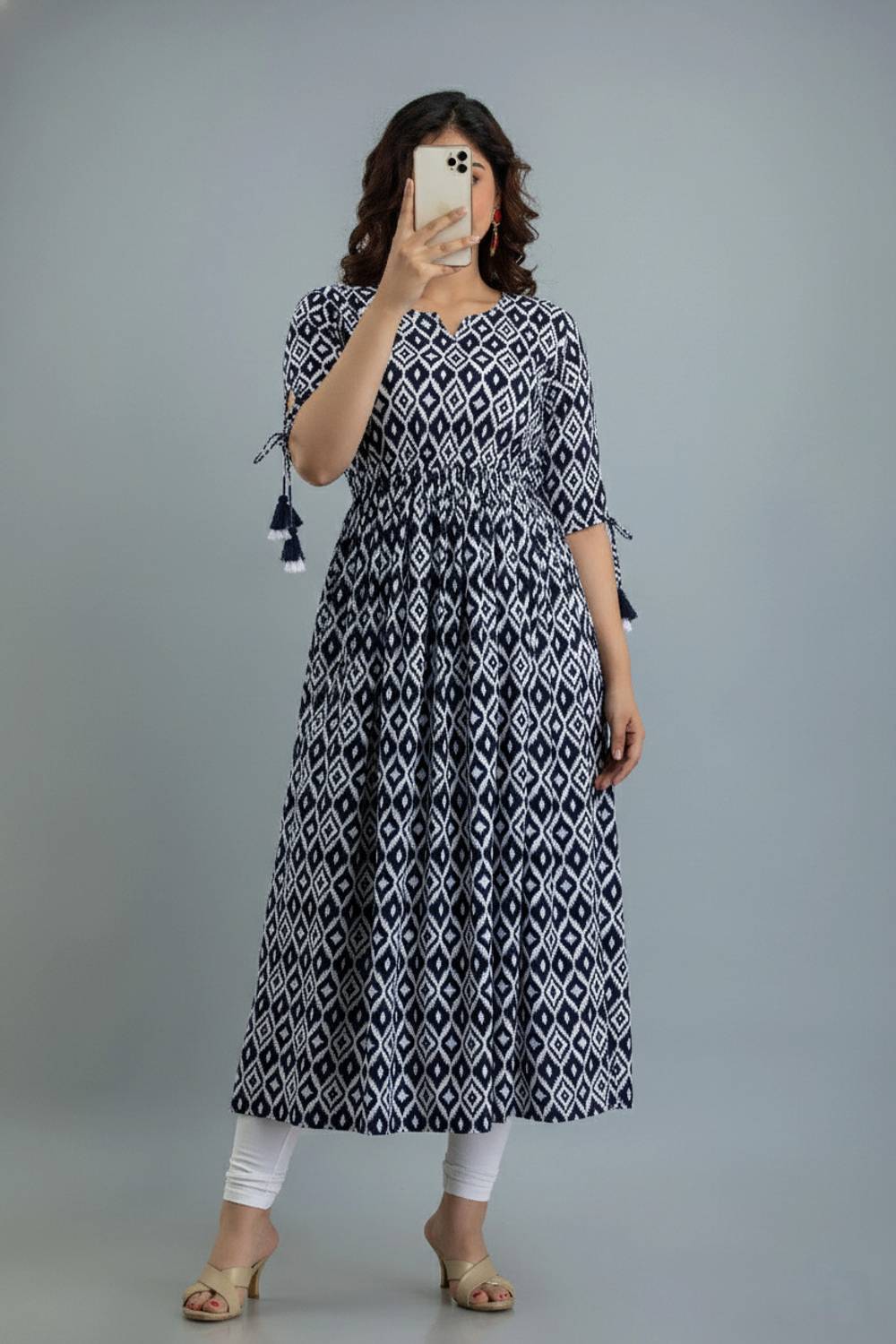 VIVIDH CREATIONS Women Embroidered Cotton Blend Straight Kurta (B