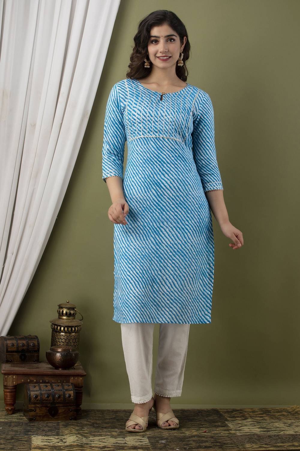 GREYSHADE Women Printed Viscose Rayon Straight Kurta (Light Blue)
