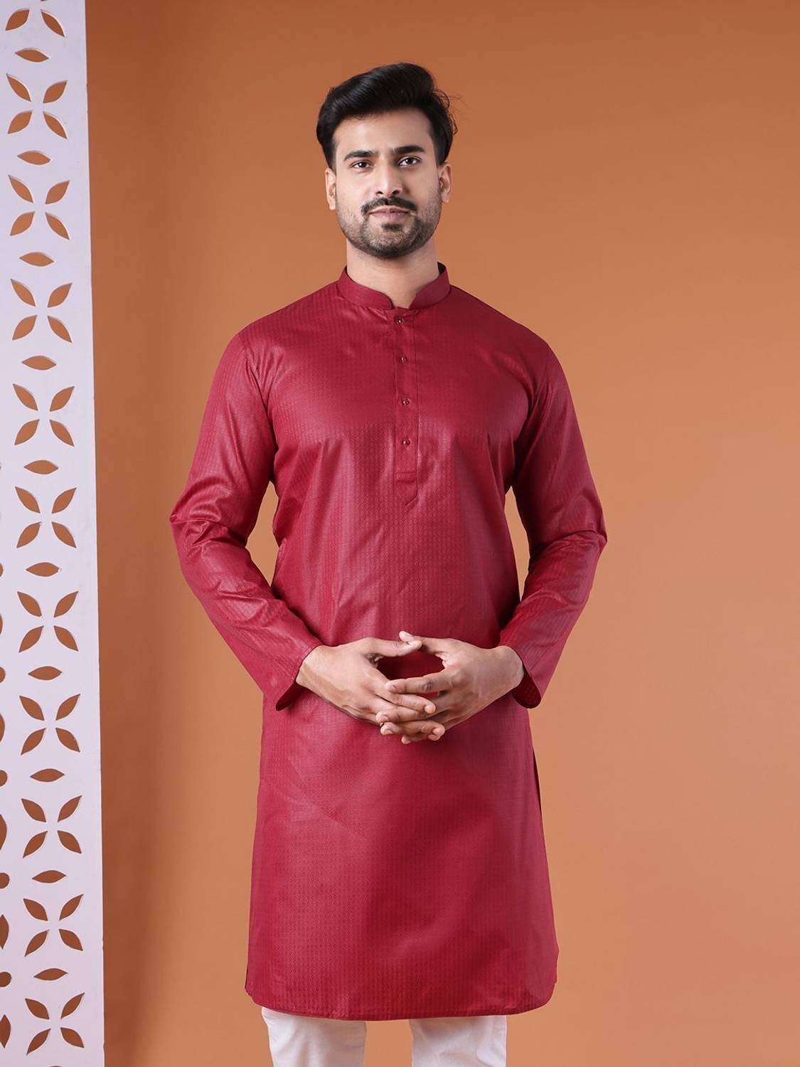 Aurik Men Solid Straight Kurta
