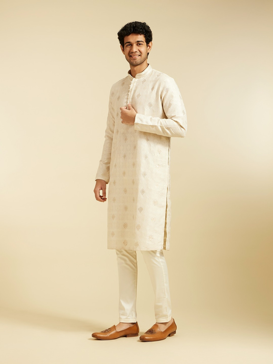 Image of DIWAS by Manyavar Men Woven Design Straight Kurta