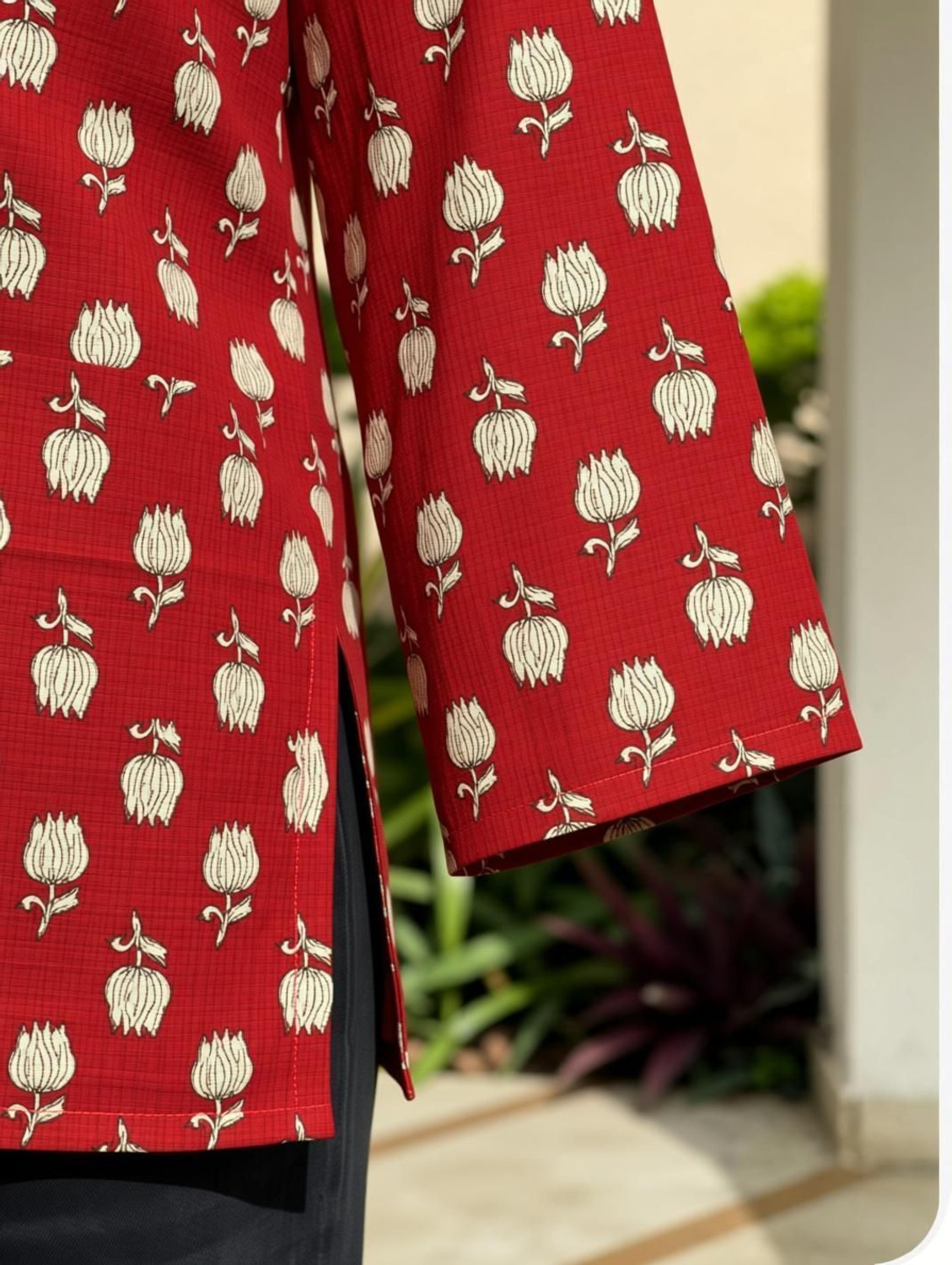 Image of hibiki Women Floral Print Straight Kurta