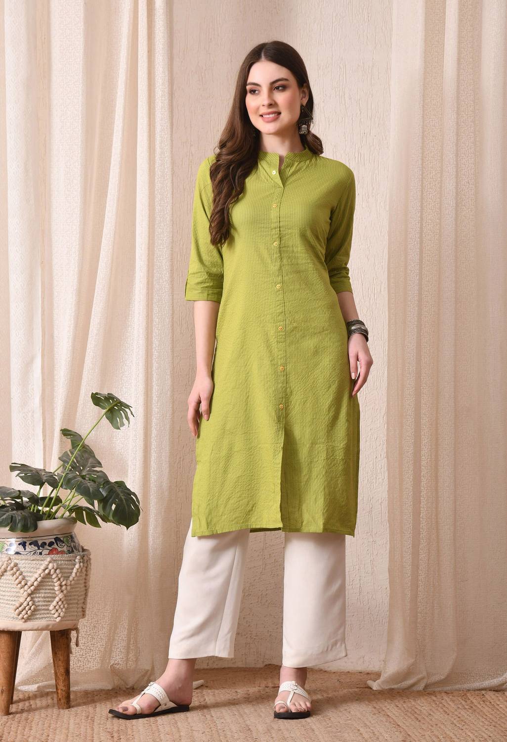 Glowworld Women Striped Pure Cotton Straight Kurta (Green)