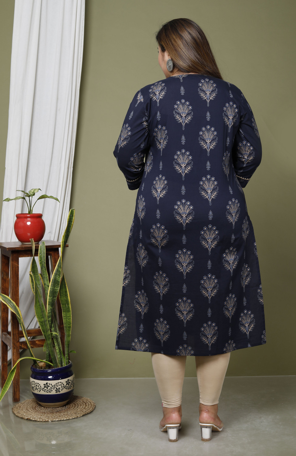 Image of Avnii Women Printed, Floral Print Straight Kurta