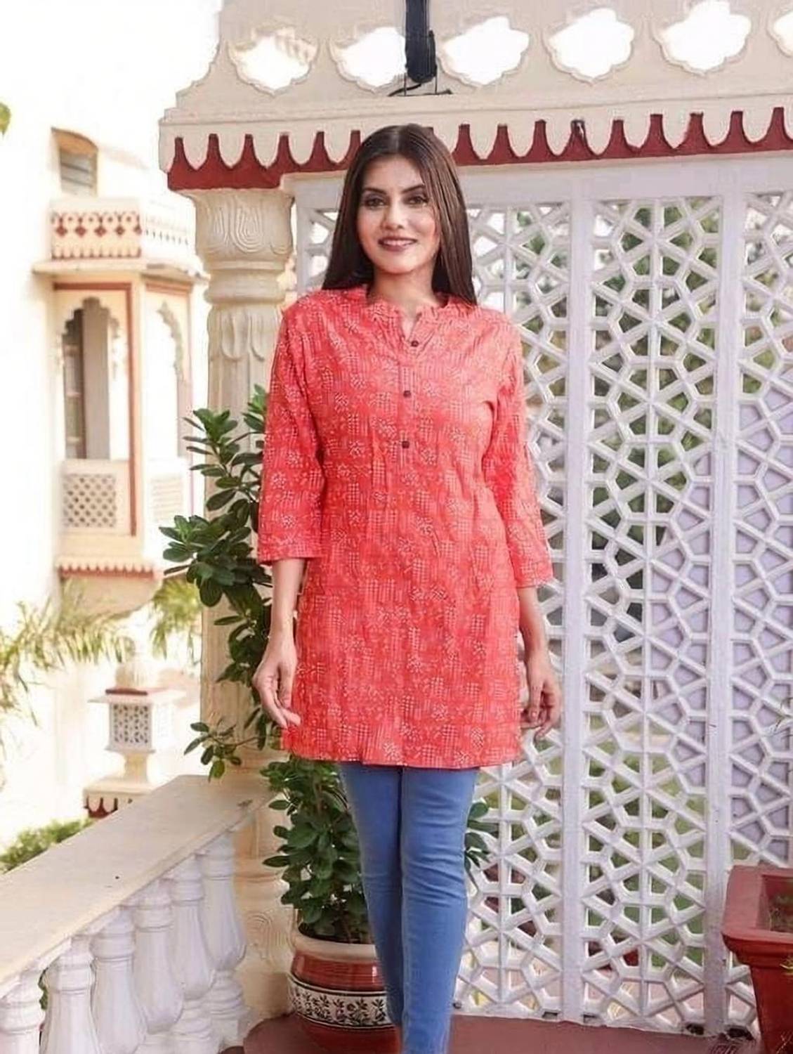 AARTI FASHION Women Self Design Straight Kurta