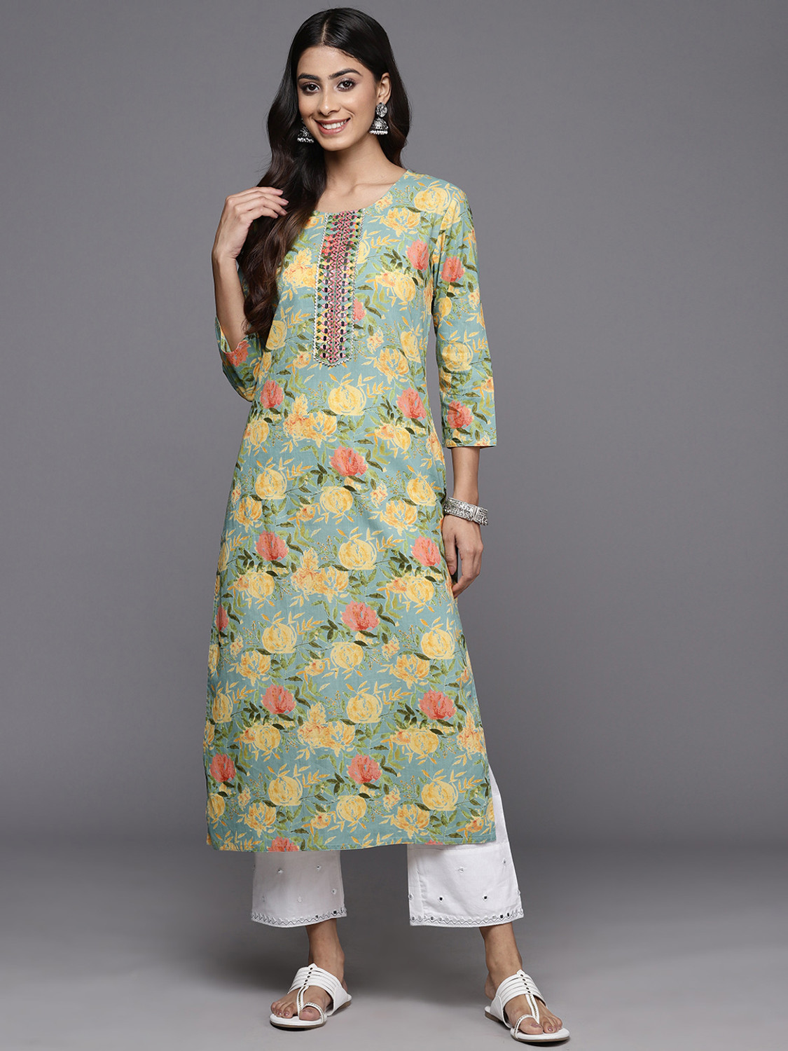 Image of Varanga Women Printed, Floral Print Straight Kurta