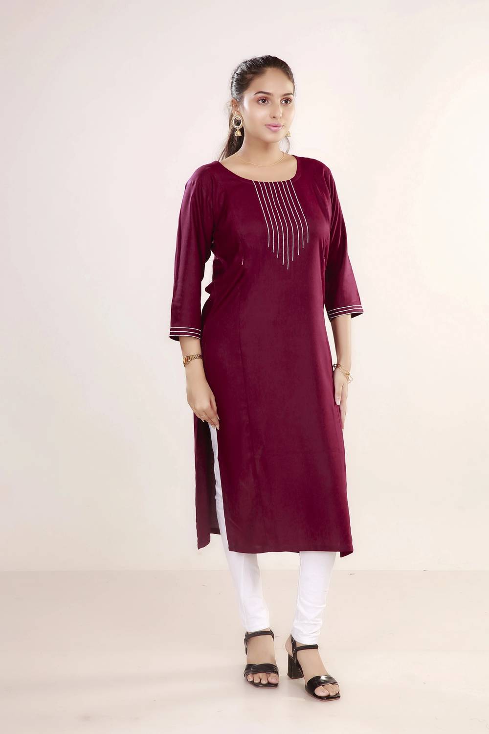 MAHEE TRENDZ Women Solid Cotton Rayon Straight Kurta (Maroon)