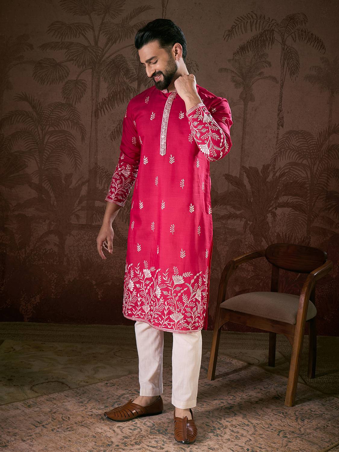 House of Pataudi Men Embroidered Straight Kurta - Image 3