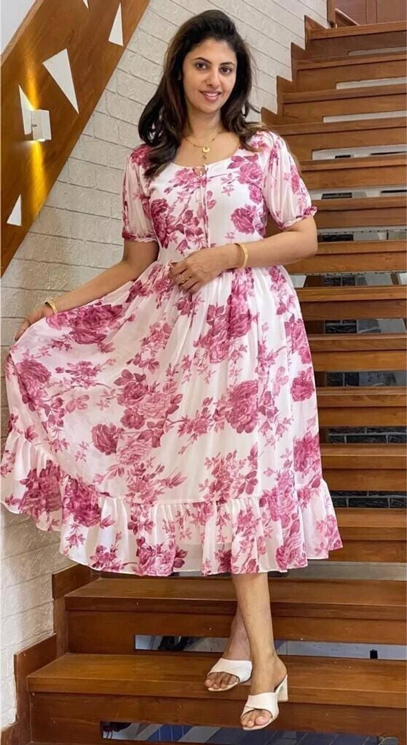 Nautiful Women Floral Print Georgette Flared Kurta (Pink)