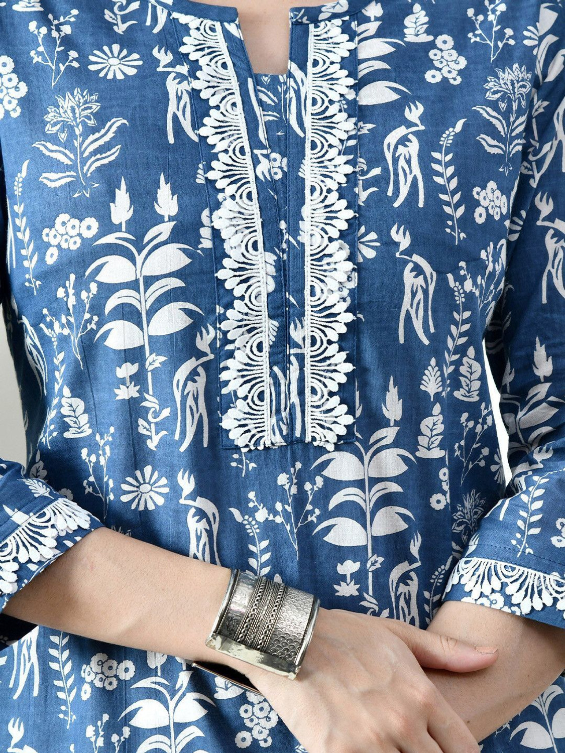 Image of Kairab Women Printed Straight Kurta