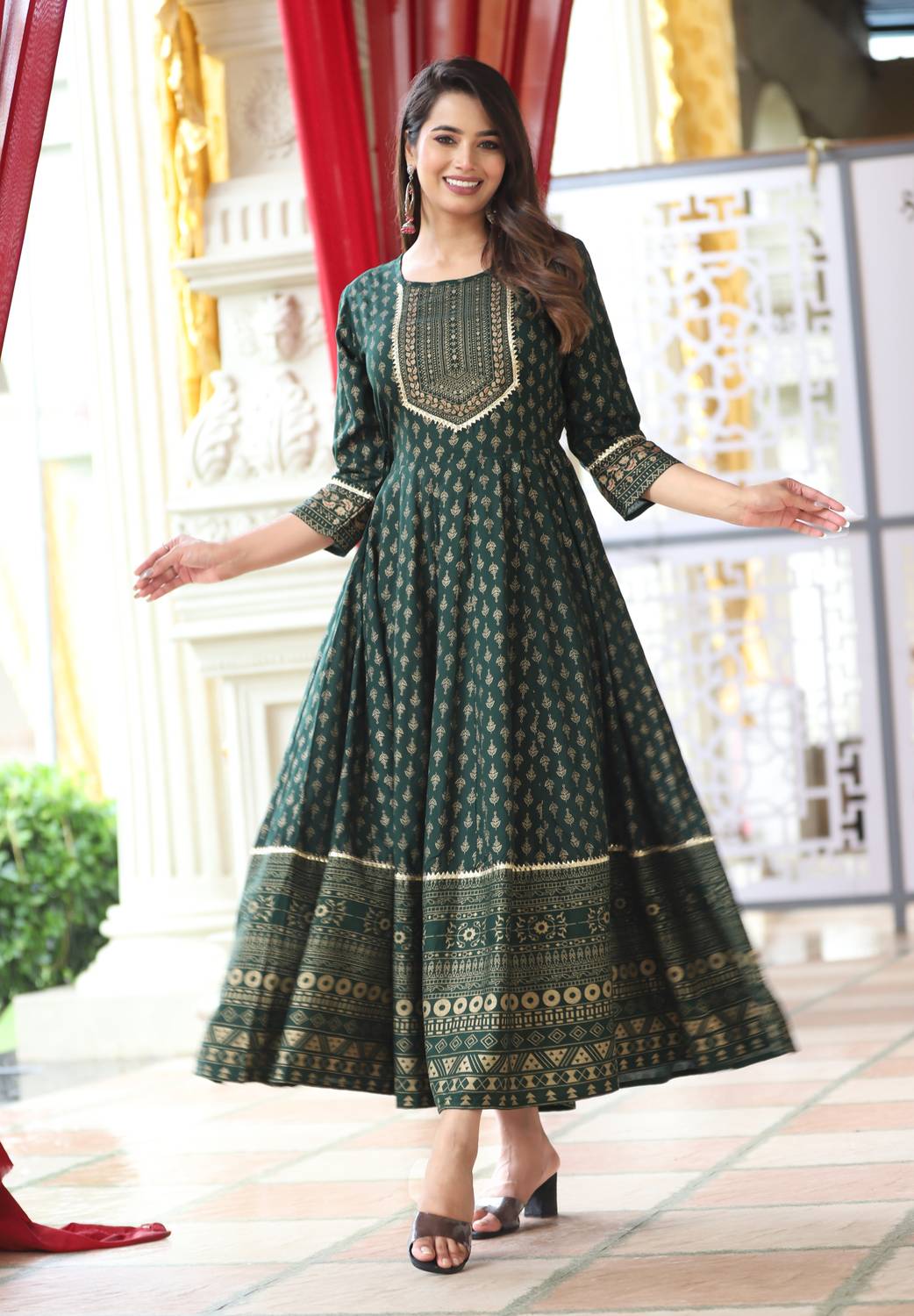 PRISTYLE Women Floral Print Viscose Rayon Anarkali Kurta (Dark Gr