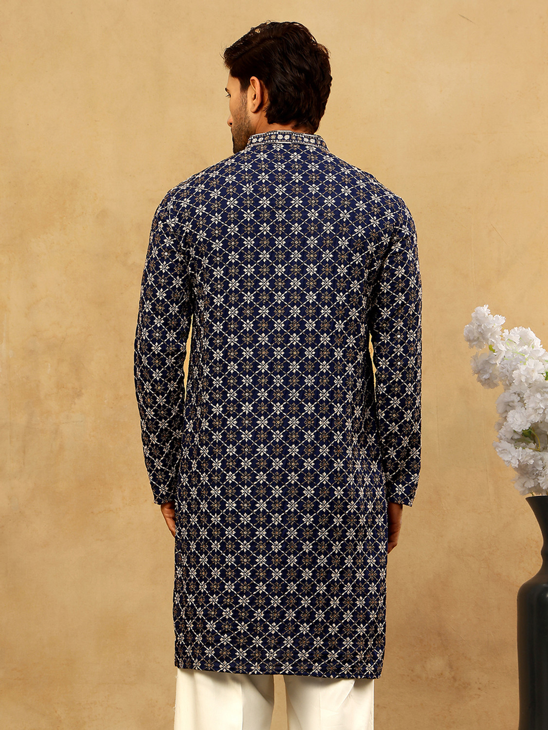 Image of Jompers Men Embroidered Straight Kurta