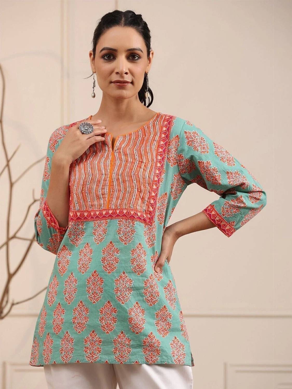 KANCH CREATION Women Printed Viscose Rayon Straight Kurta (Light