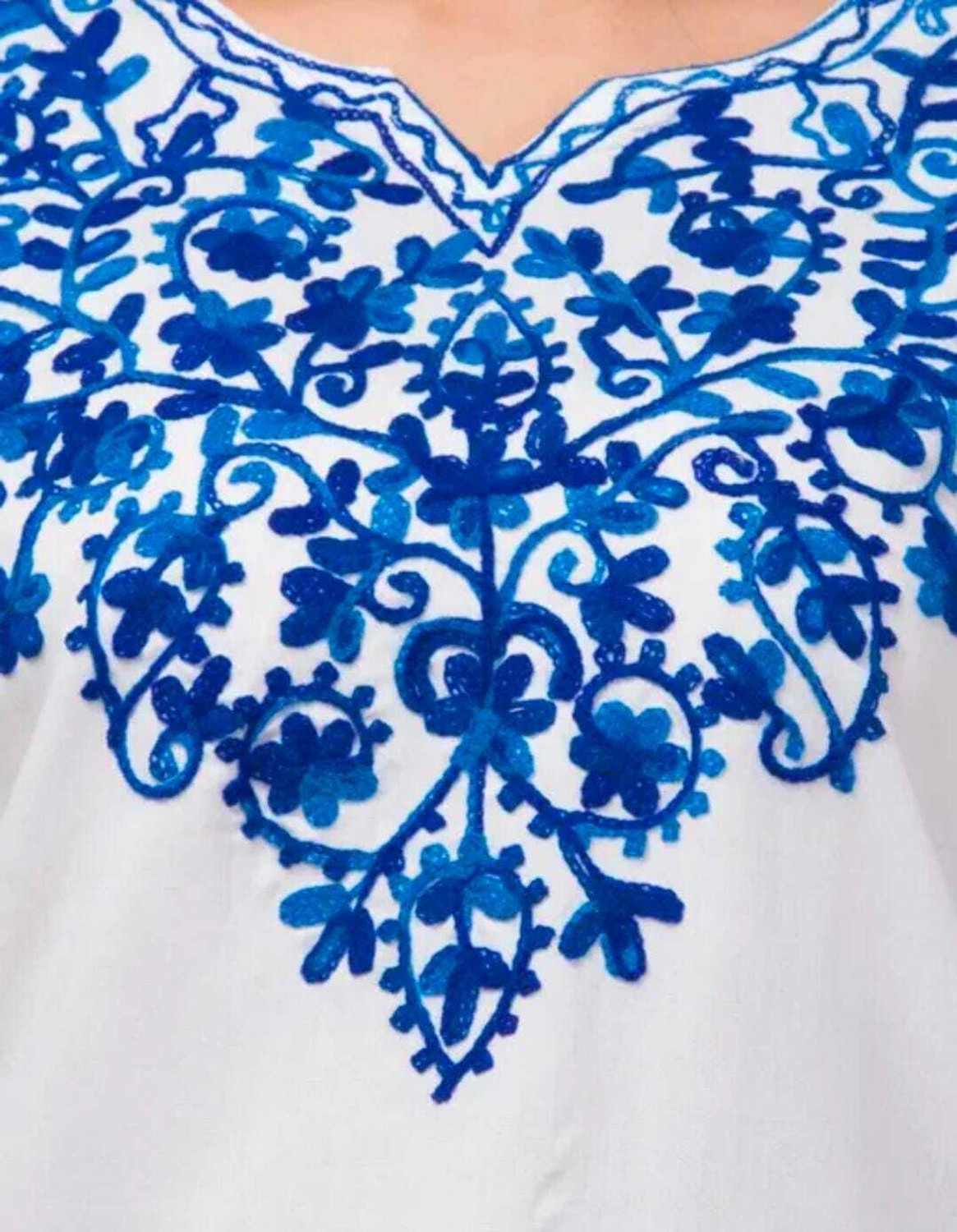 Image of MILLIONS CHOICE STORE Women Embroidered Straight Kurta