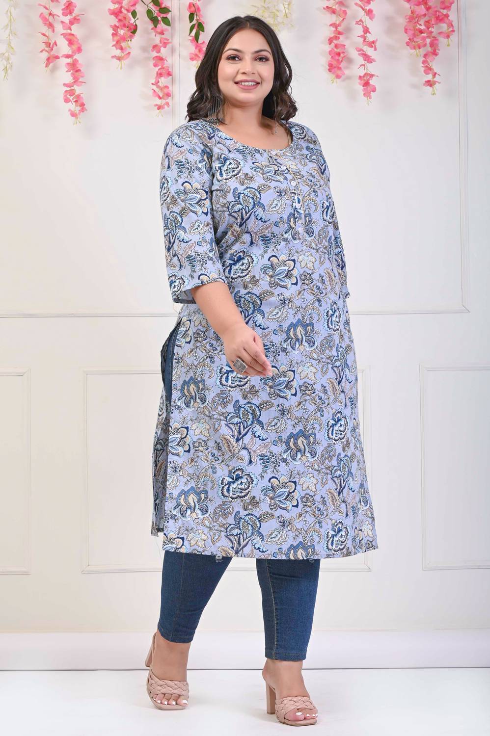 Swasti Women Printed, Floral Print Pure Cotton Straight Kurta (Gr