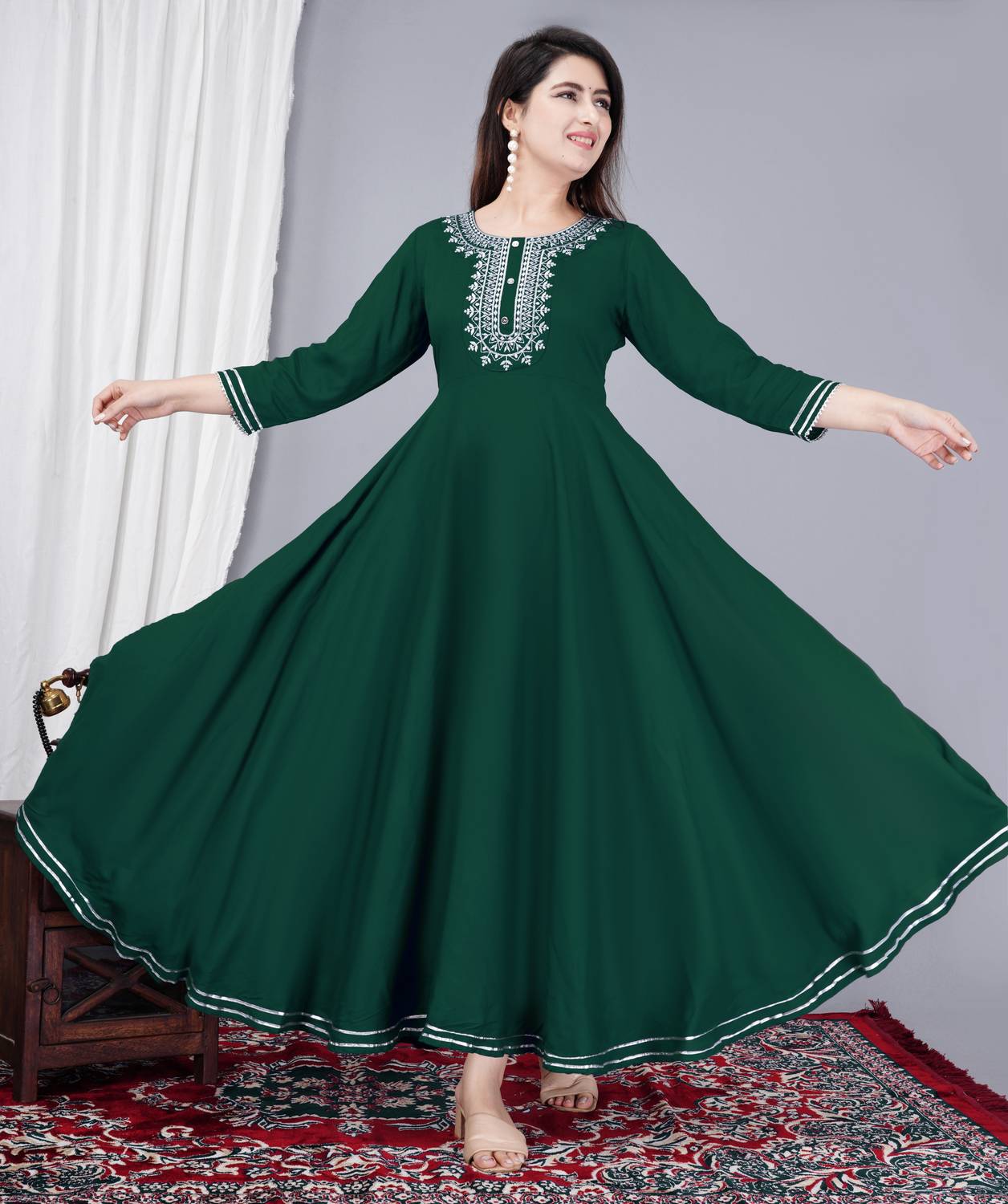 Nikhat Women Solid Viscose Rayon Anarkali Kurta (Green)