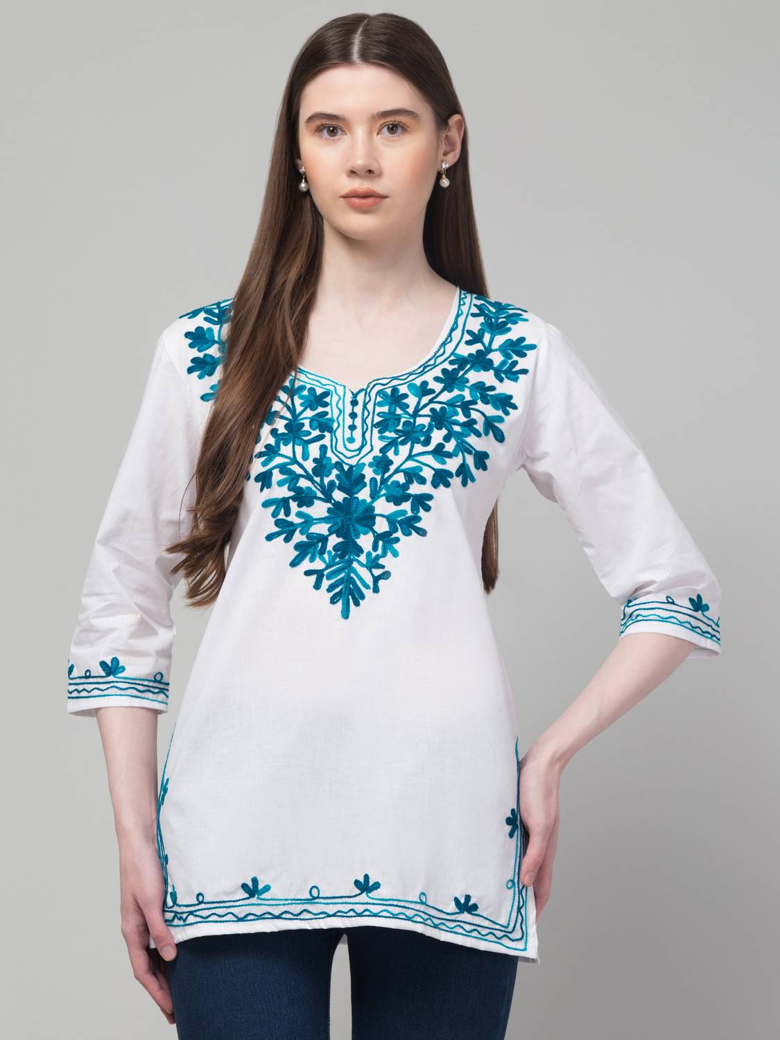 MILLIONS CHOICE STORE Women Embroidered Straight Kurta
