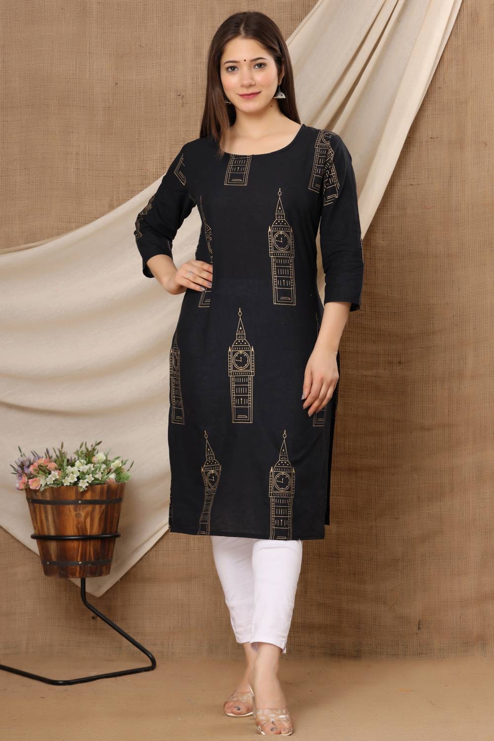 Surhi Women Printed Pure Cotton Straight Kurta (Black)