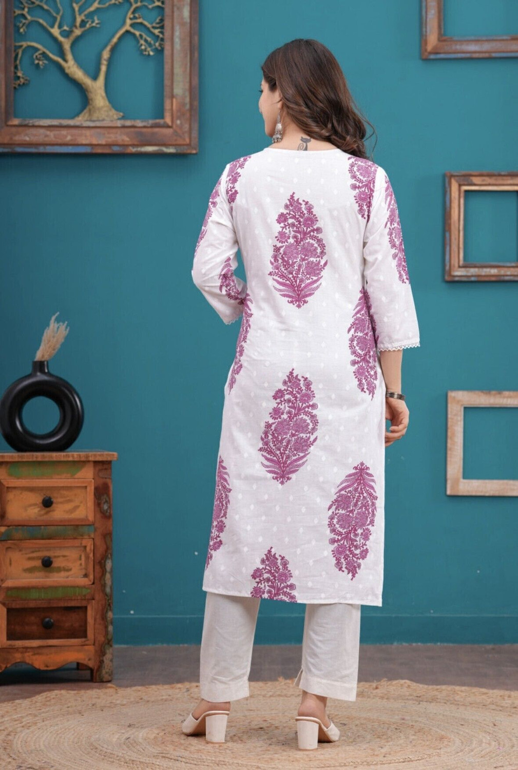Image of Wawlooks Women Printed Straight Kurta