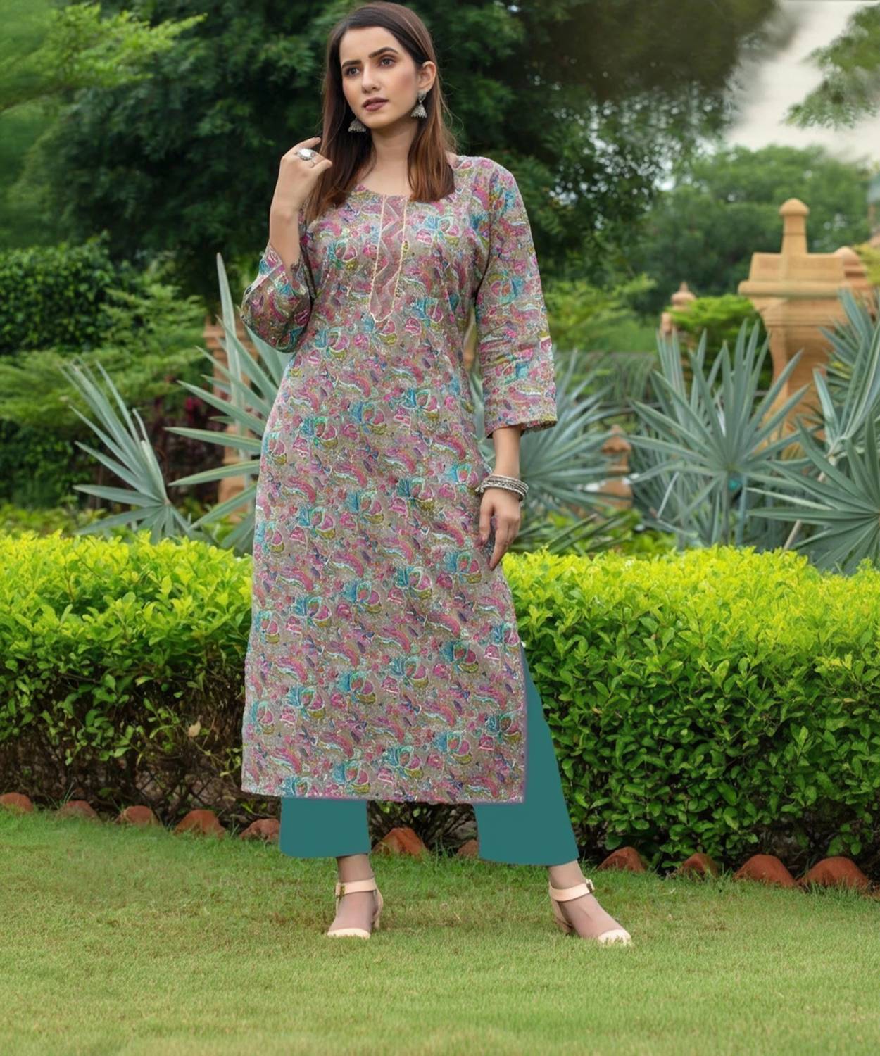 RR SA KURTIS Women Printed Cotton Blend Straight Kurta (Grey)