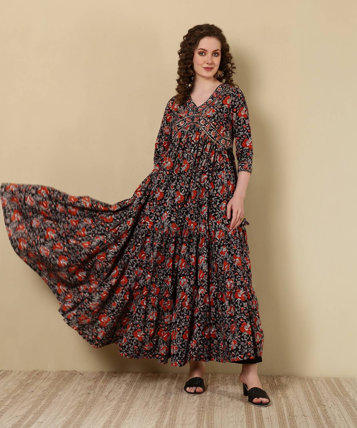 Women Click Women Floral Print Viscose Rayon Flared Kurta (Black)
