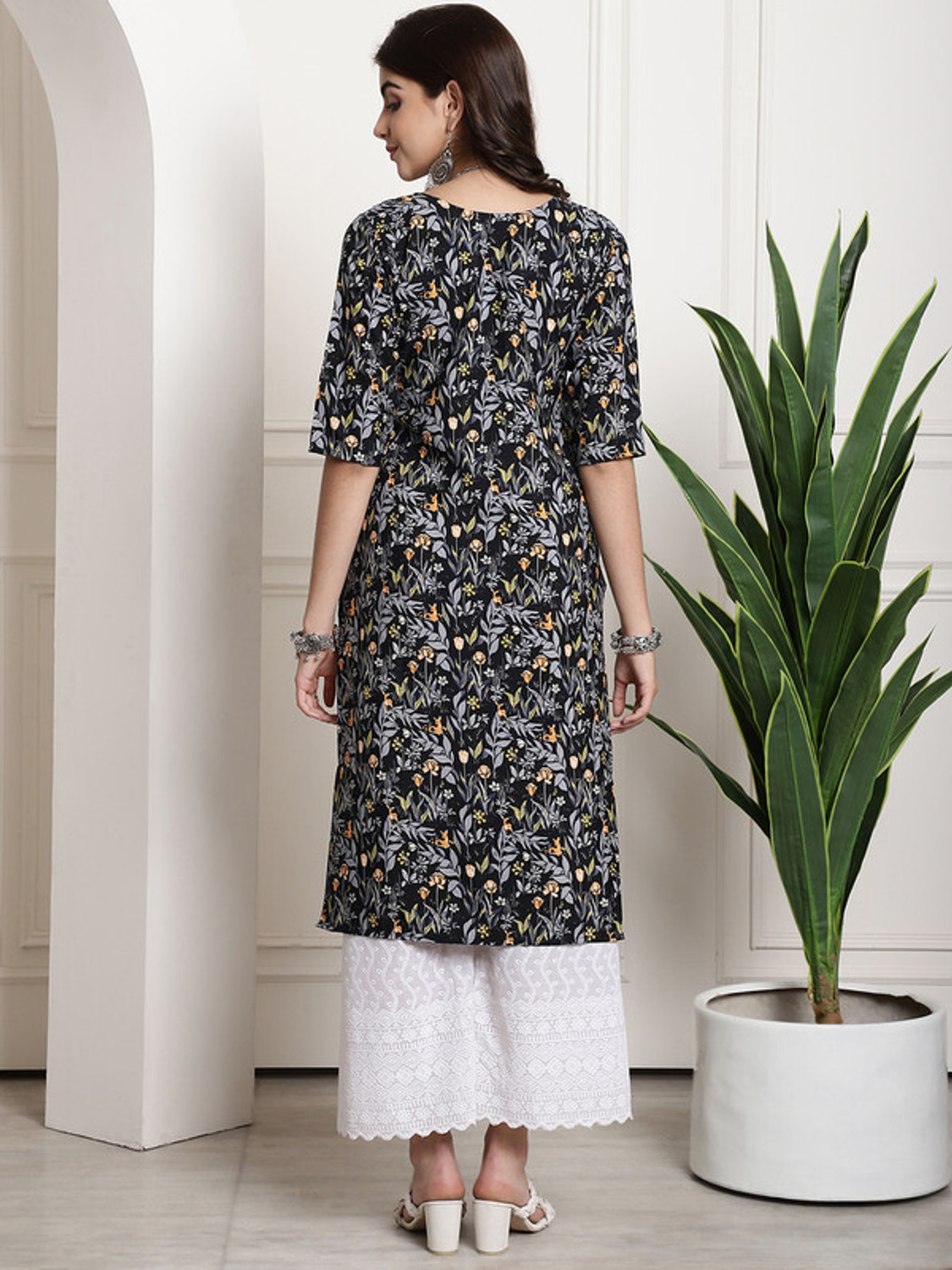 Image of EthnicBasket Women Printed Straight Kurta