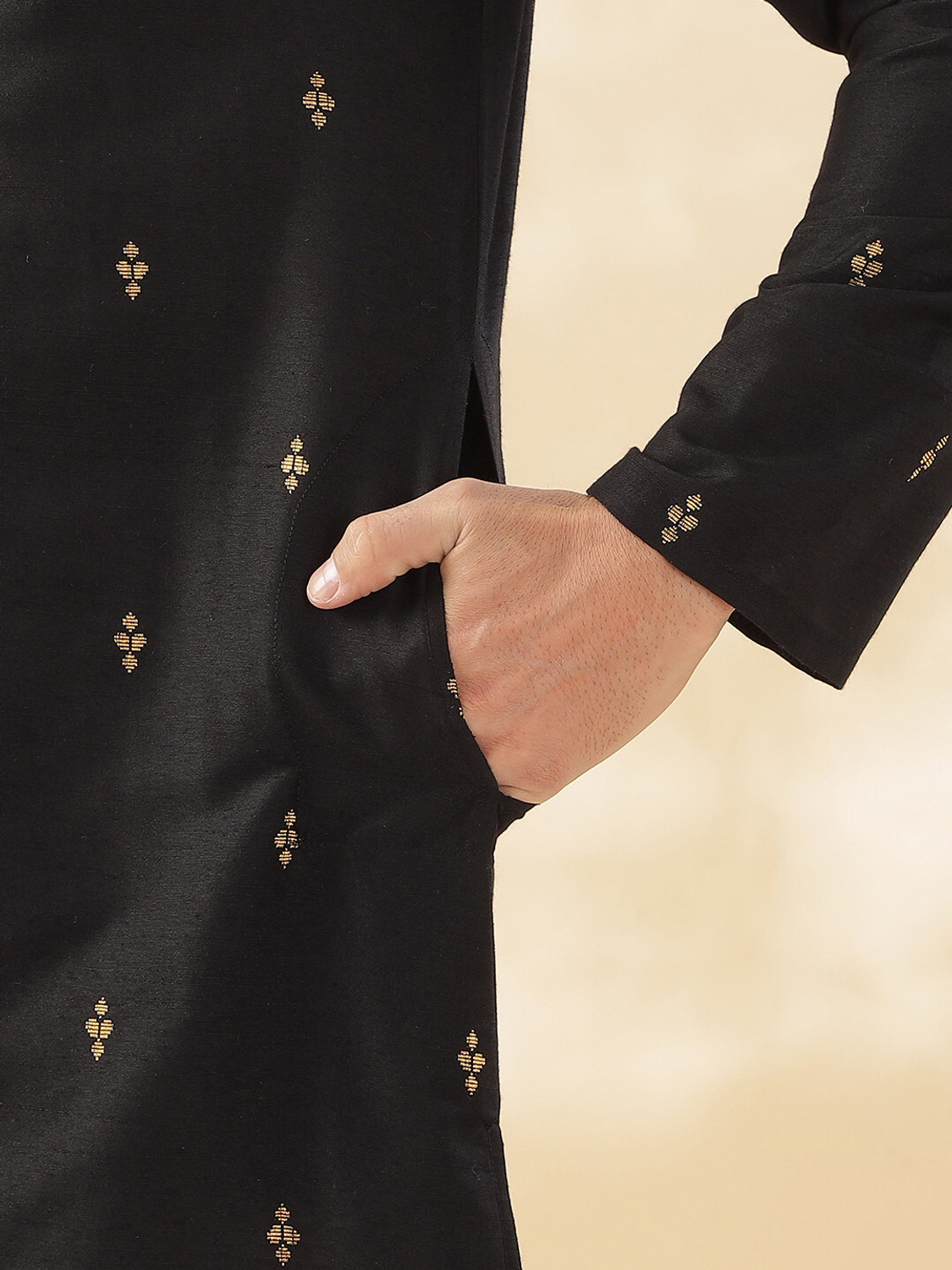 Image of ANOUK Men Woven Design Straight Kurta