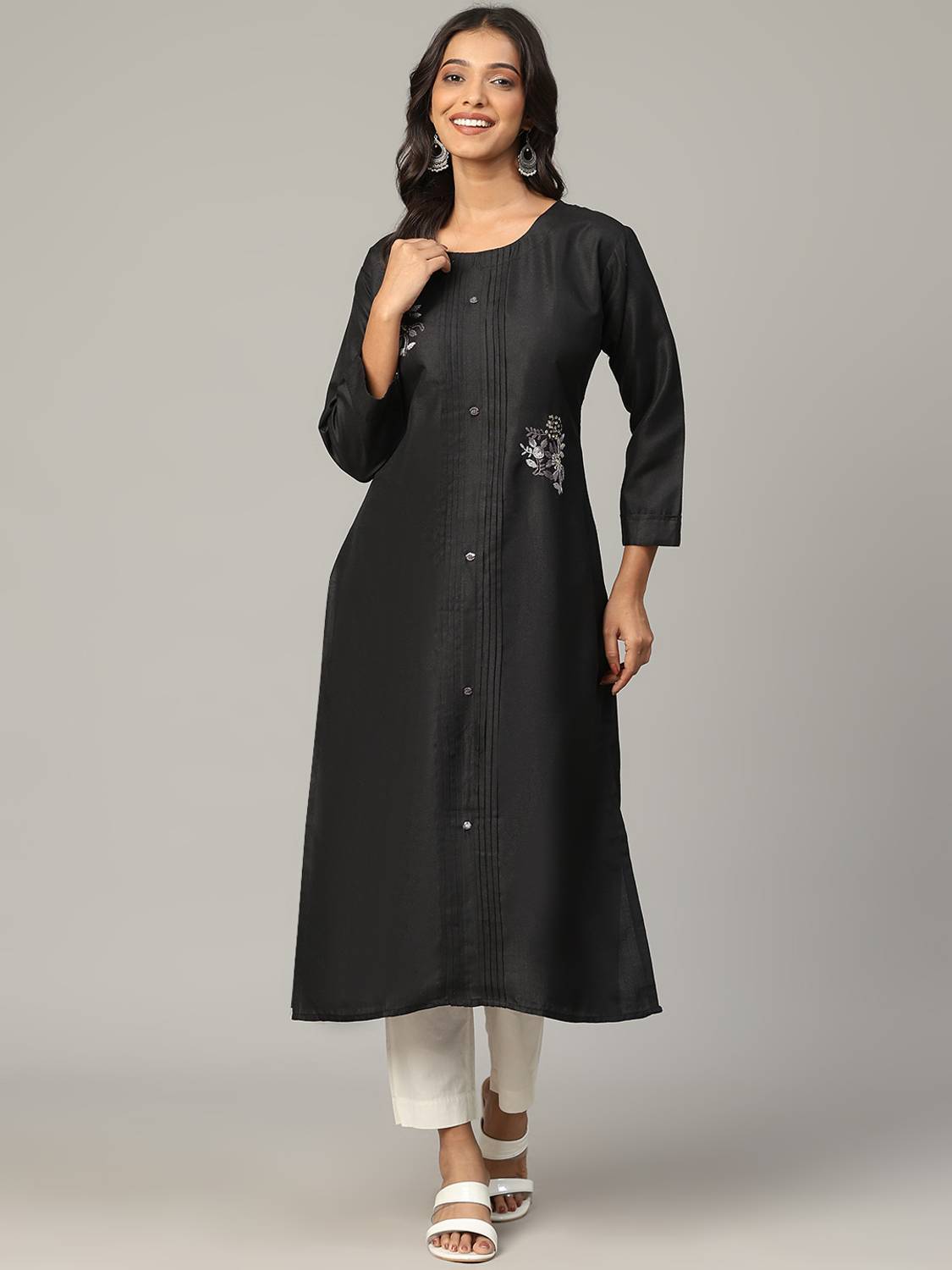 4U Fashion Women Embroidered Straight Kurta