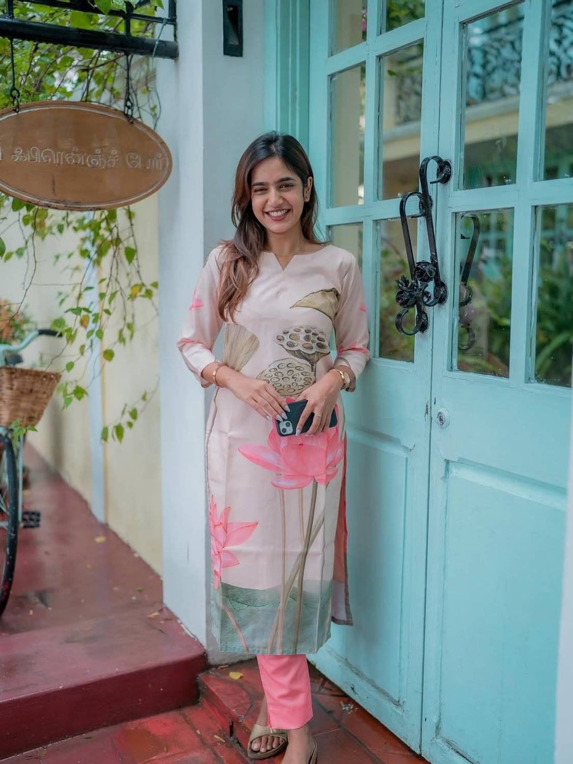 bindudi Women Floral Print Straight Kurta - Image 3