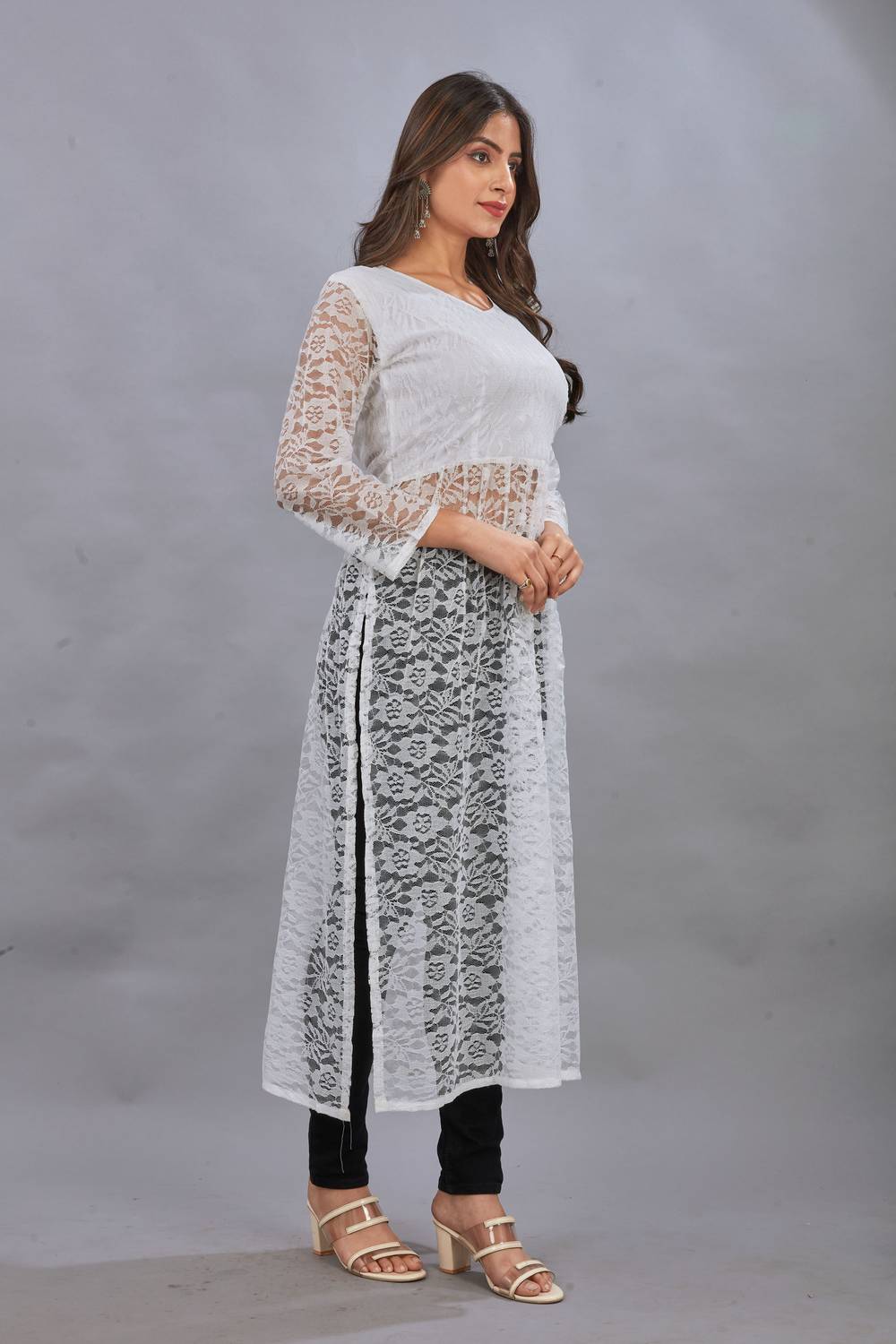 PRAVISHRI TRENDS Women Floral Print Net A-line Kurta (White)