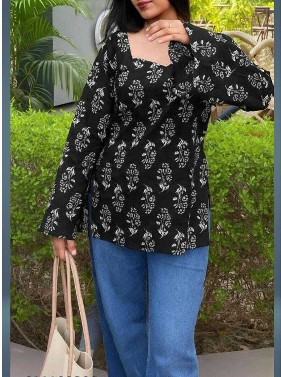 Diqr Women Printed Viscose Rayon Tunic Kurta (Black)
