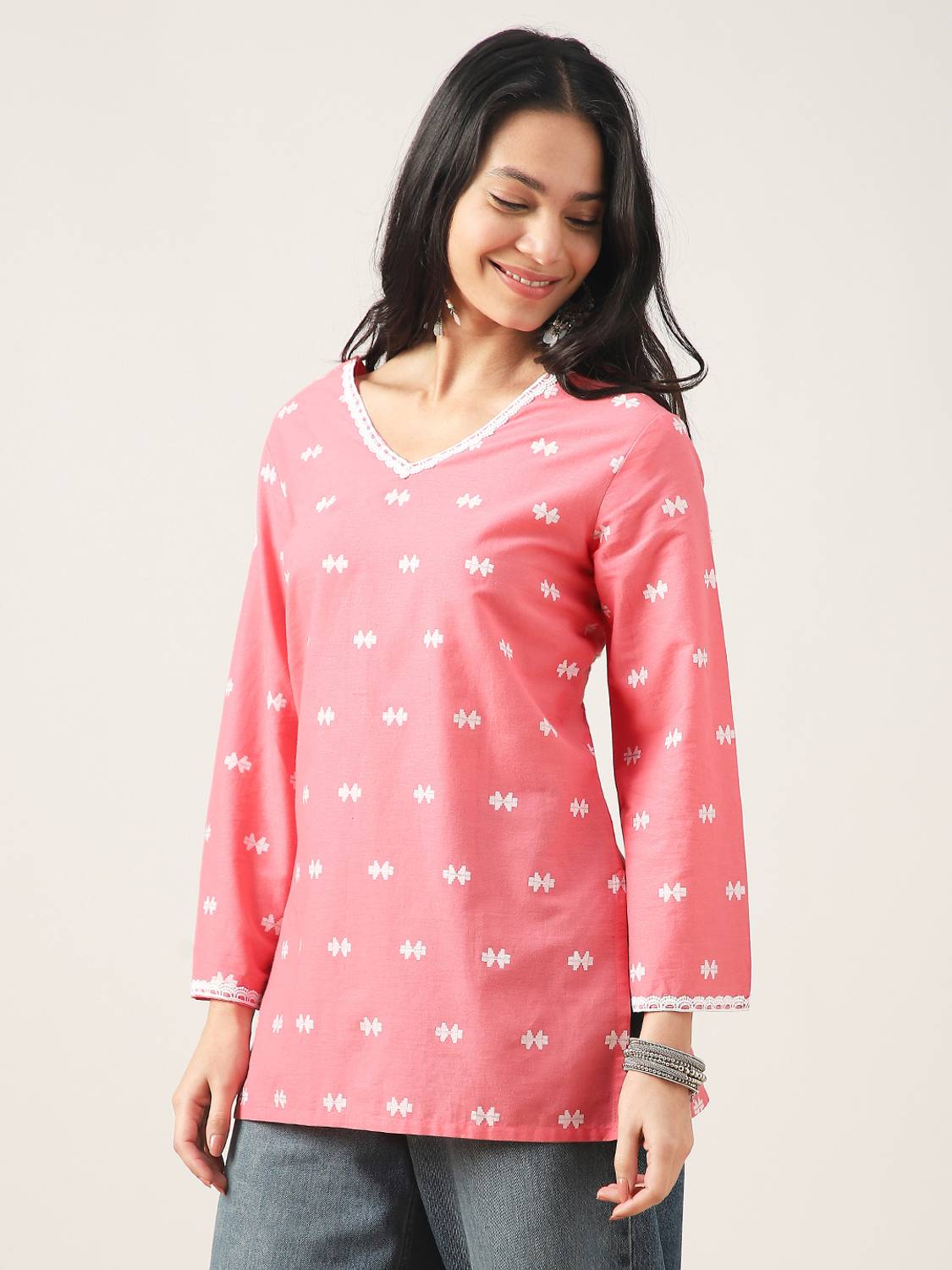BKApparels Women Pink Printed Straight Kurta - Image 3