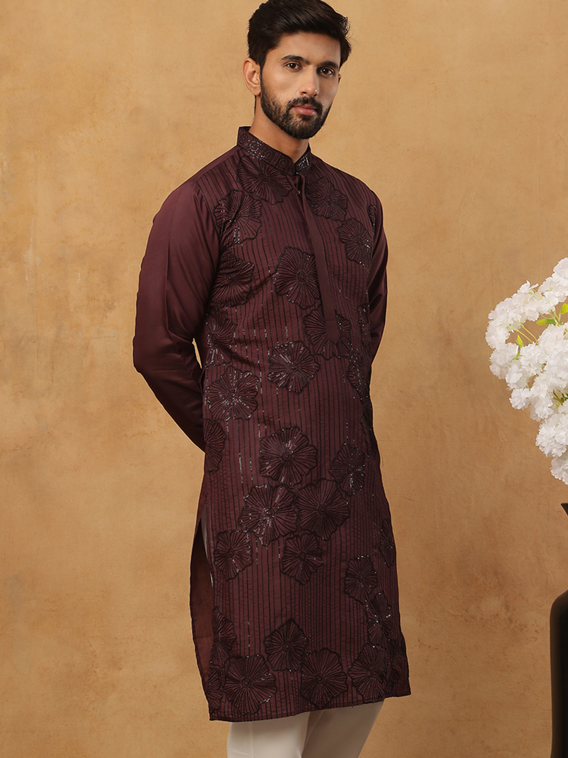Image of Jompers Men Embroidered Straight Kurta