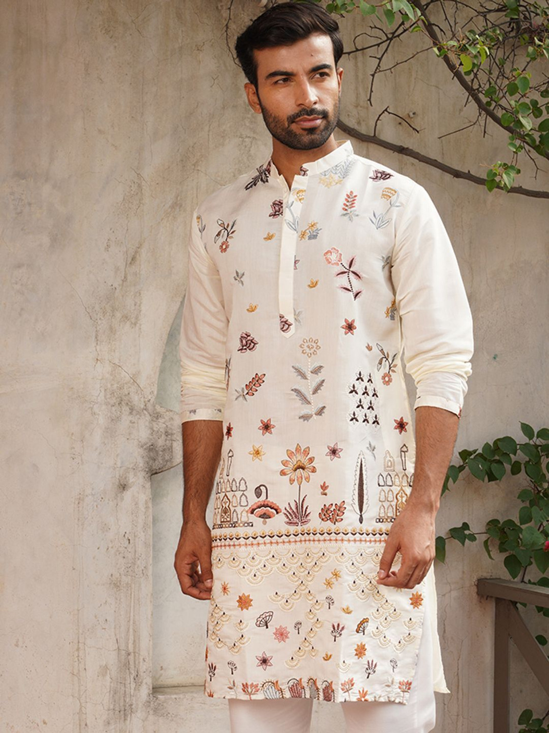 Image of Jompers Men Embroidered Straight Kurta