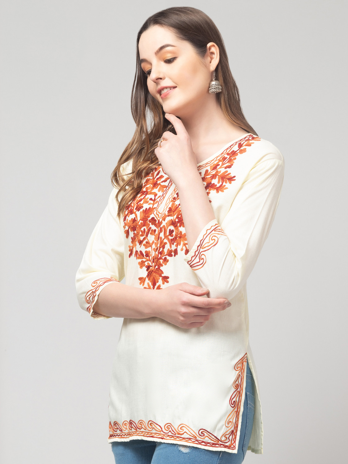 Image of FamBee Women Embroidered Straight Kurta