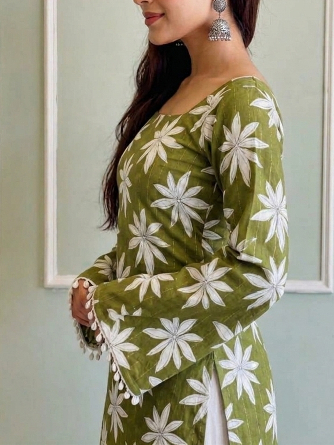 Image of VASTRIYA Women Floral Print Straight Kurta