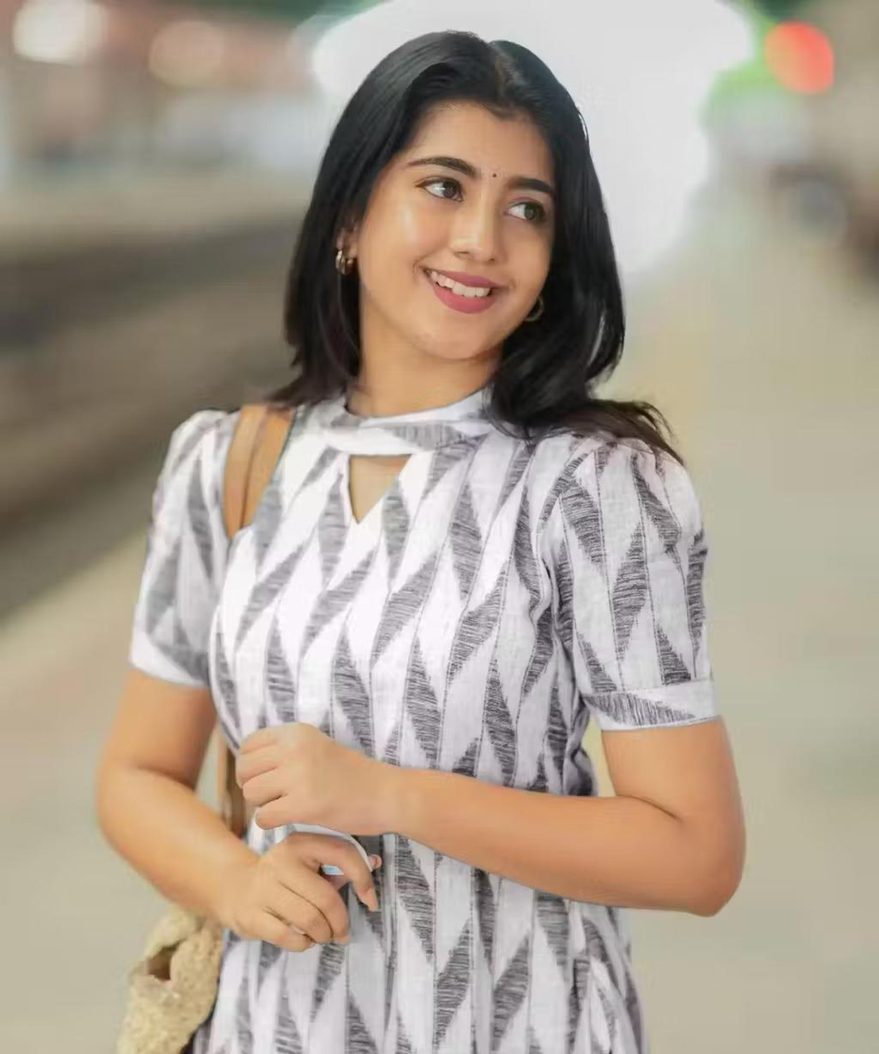 Image of SILKSUTRA Women Printed Straight Kurta