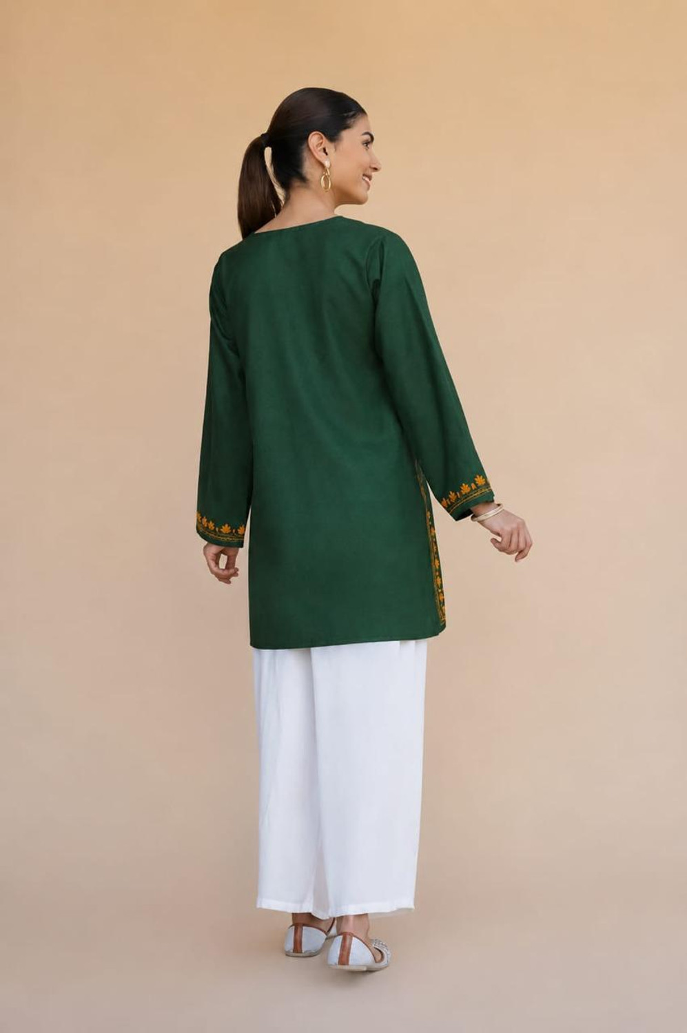 Image of COLOR TIPS Embroidered Pure Cotton Straight Kurta for Women (Green)