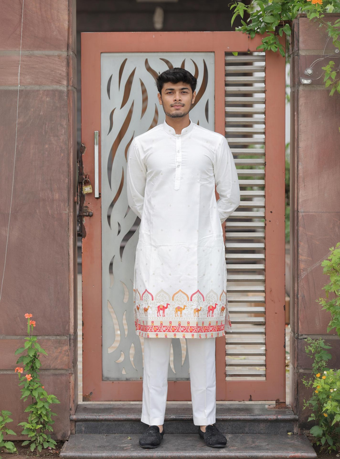 Image of HOUSE OF SANSKRUTI Men Woven Design Straight Kurta
