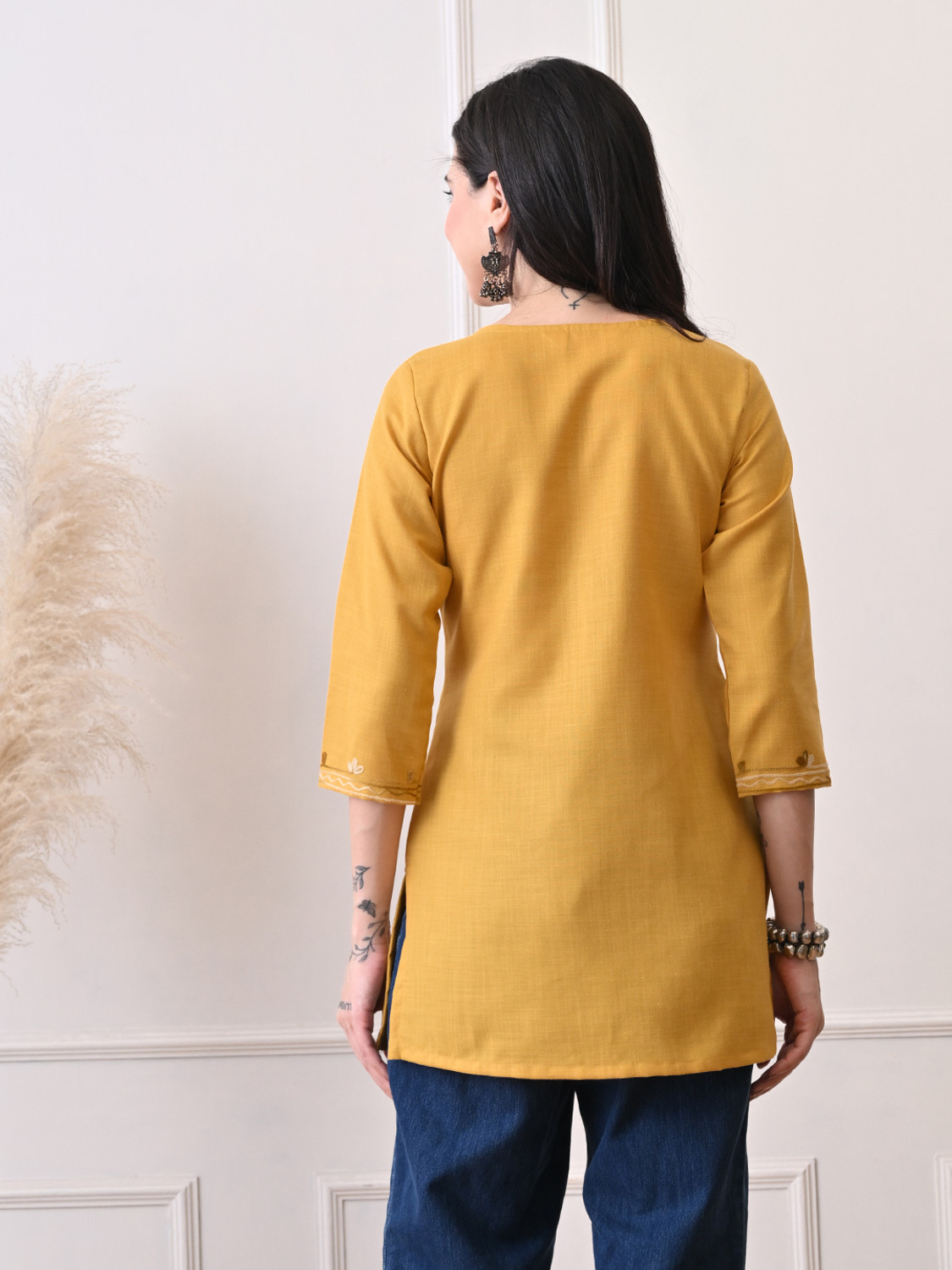 Image of Akshatani Women Embroidered Straight Kurta