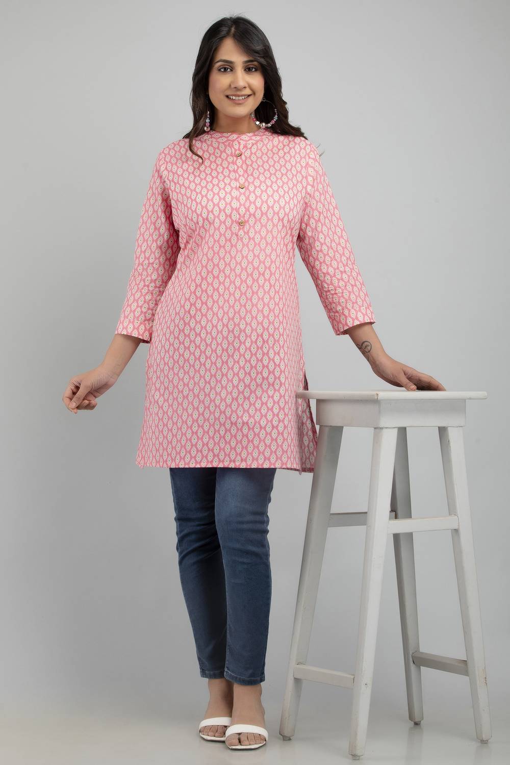 JASORIYA Women Printed Viscose Rayon Straight Kurta (Pink)