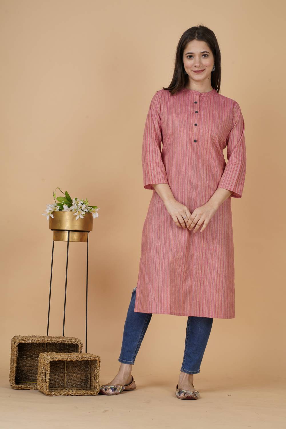 SAARSHE Women Self Design Khadi Cotton Straight Kurta (Pink)