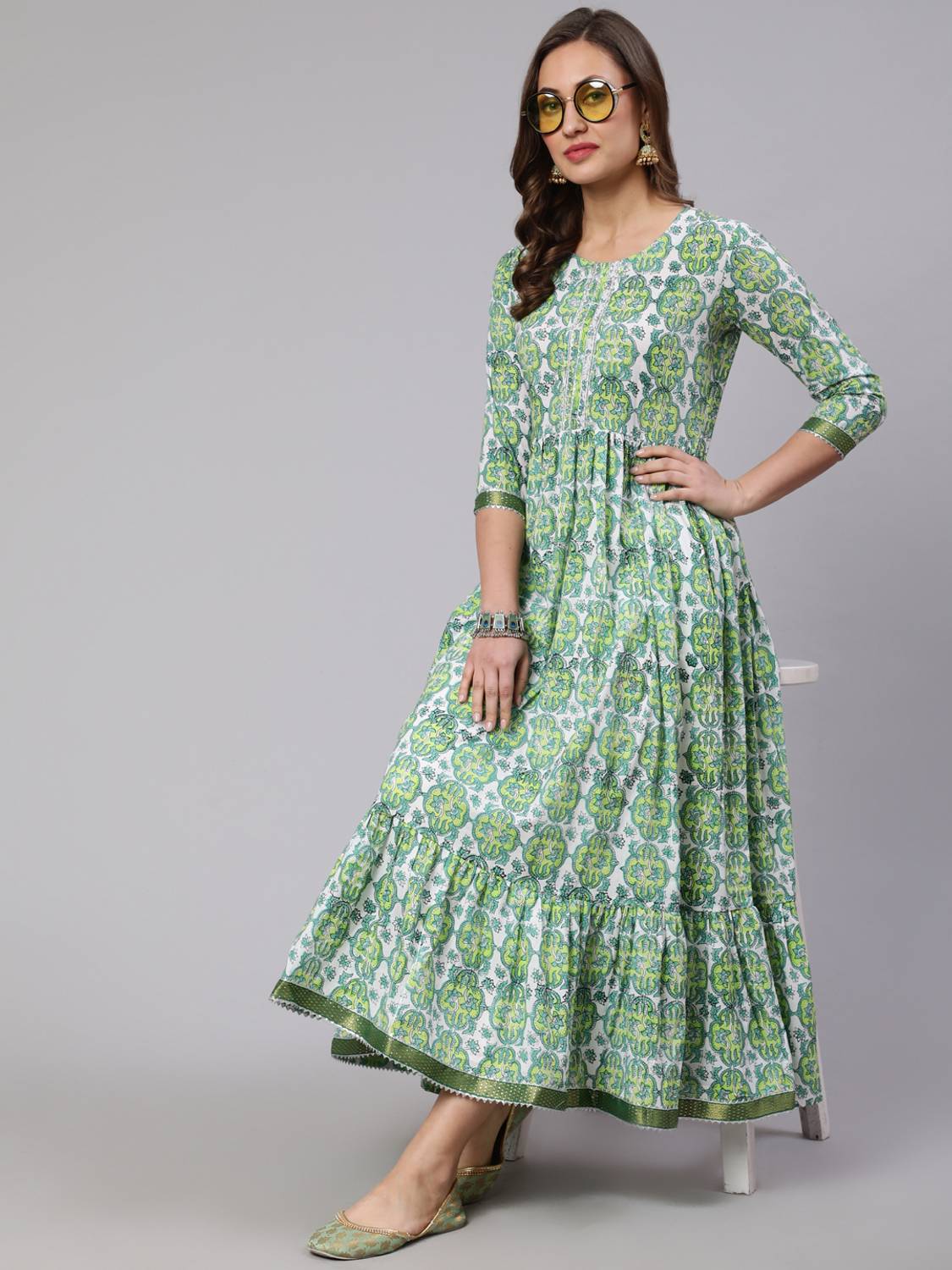Women Click Women Printed Pure Cotton Flared Kurta (Green)