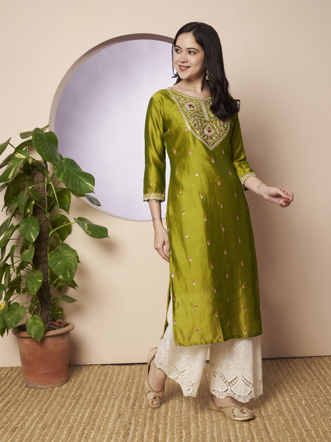 Image of RARE THREAD Women Embroidered Straight Kurta