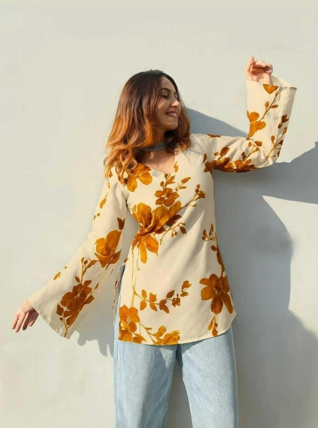 Image of sarswa Women Floral Print, Printed Tunic Kurta